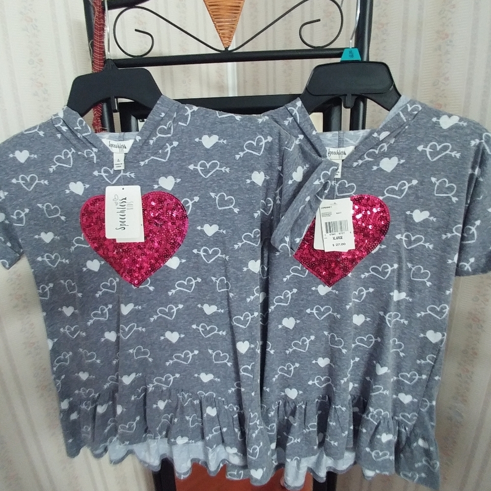 Nwt girls adorable matching tops with shiny heart